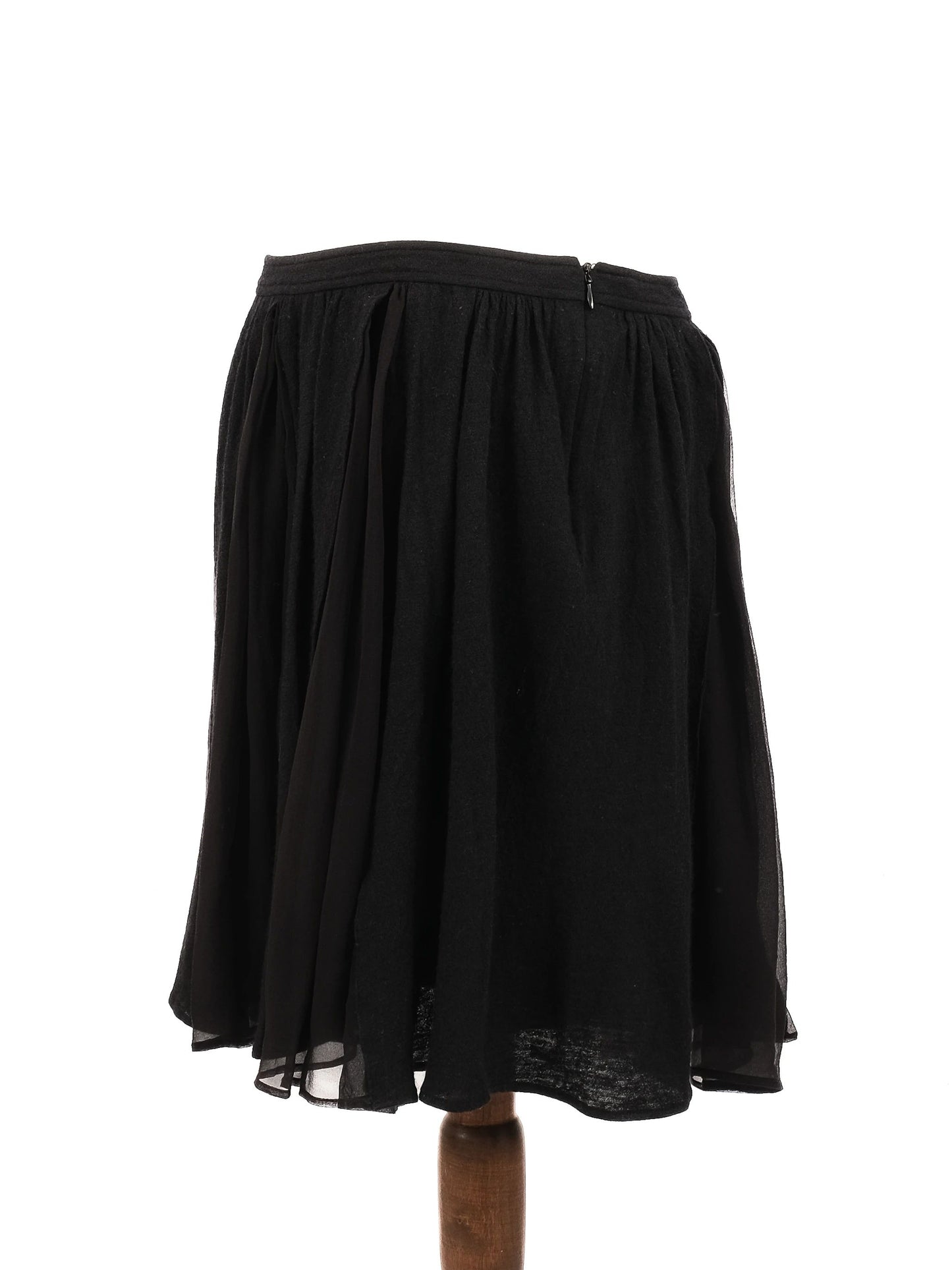 excellent burberry black wool skirt size s with pleated design
