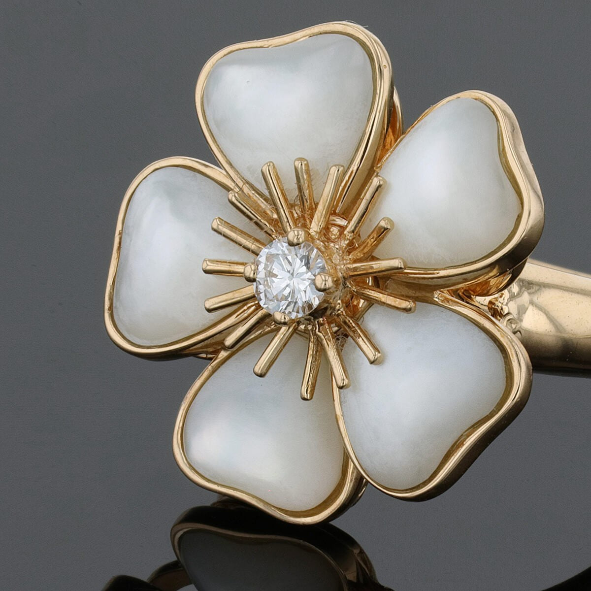 van cleef & arpels clematite diamond, mother of pearl and gold ring