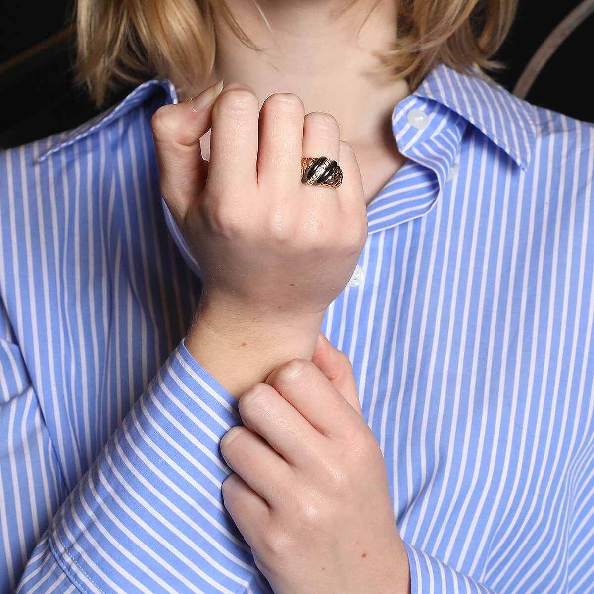van cleef & arpels hematite, diamonds and gold ring