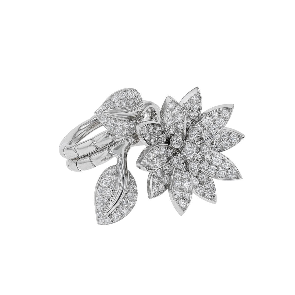 van cleef & arpels lotus diamonds and gold ring