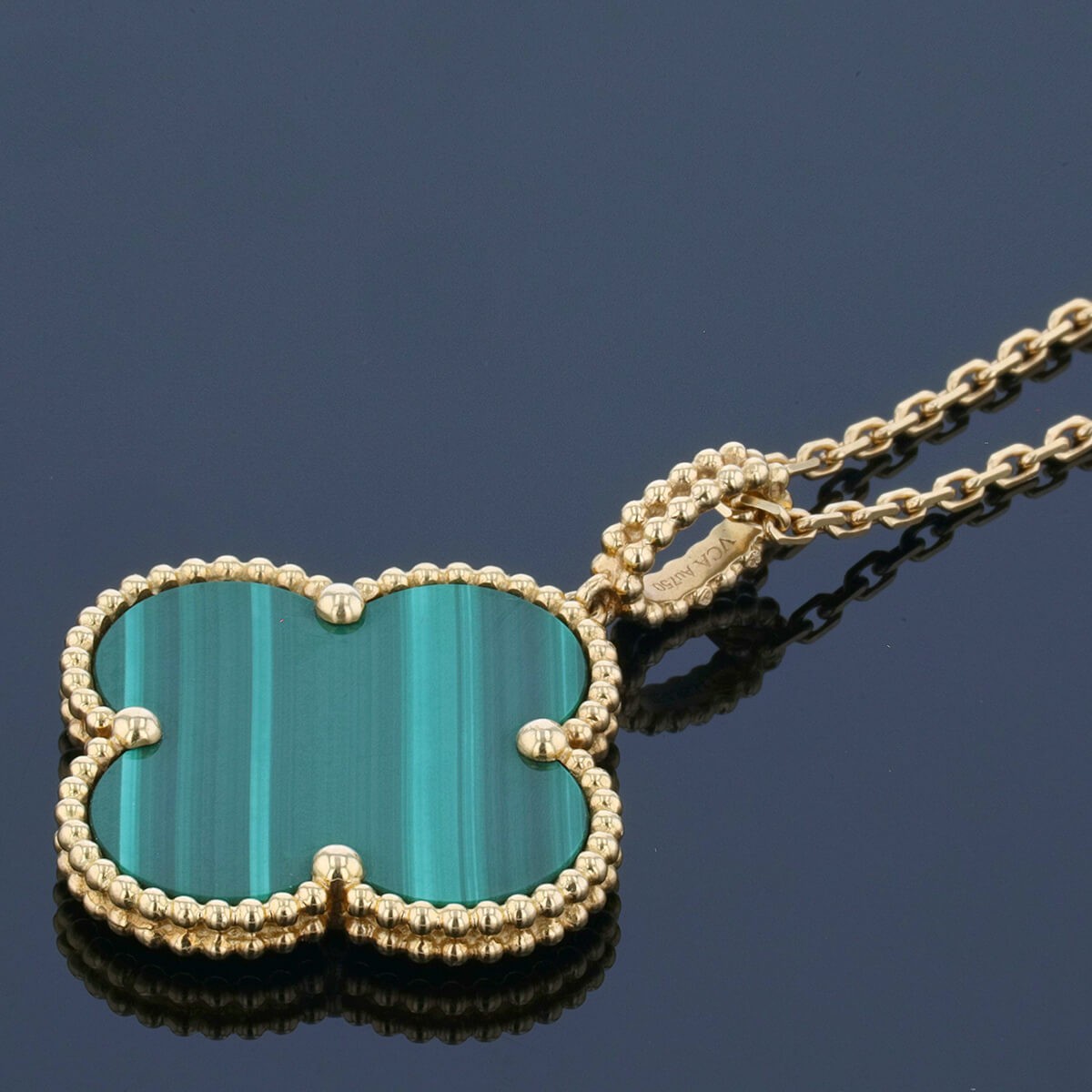 van cleef & arpels magic alhambra malachite and gold necklace