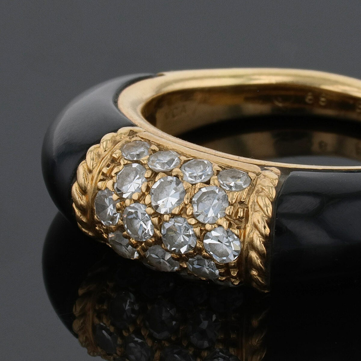 van cleef & arpels philippine gold, onyx and diamonds ring