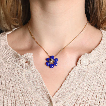 Van Cleef & Arpels Rose de No‘l lapis lazuli, diamonds and gold necklace